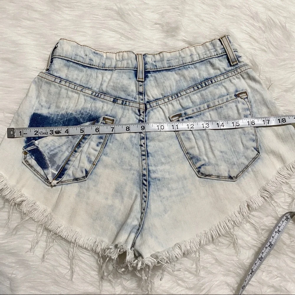 Distressed Booty Jean Shorts - Picture 5 of 7